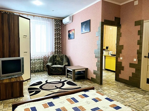 Однокомнатная квартира посуточно в Кривом Роге, Саксаганский район, пр-т Мира, 33