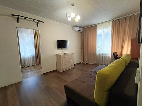 2 rooms apartments daily Dnipro, Shevchenkivskyi district, Sechevykh Streltsov St., 19