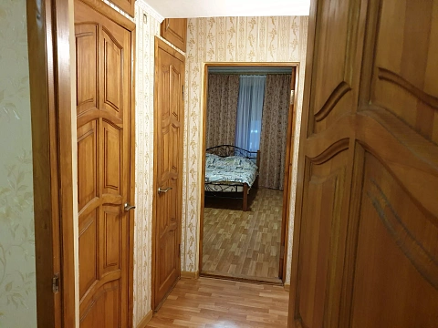 3 rooms apartments daily Kryvyi Rih, Saksaganskiy district, Gagarina Ave., 5