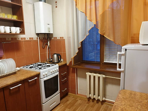 3 rooms apartments daily Kryvyi Rih, Saksaganskiy district, Gagarina Ave., 5