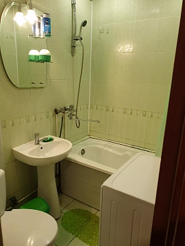 3 rooms apartments daily Kryvyi Rih, Saksaganskiy district, Gagarina Ave., 5