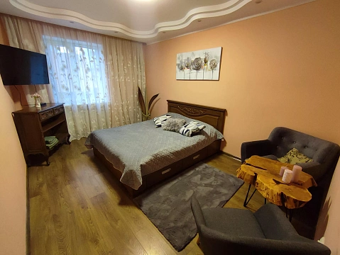 house h daily Kamianets-Podilskyi, YA. Mudrogo St., 142