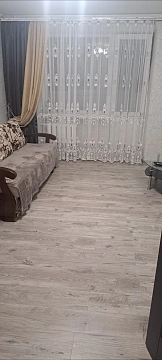 Двухкомнатная квартира посуточно в Хмельницком, ул. Нины Янчук, 20