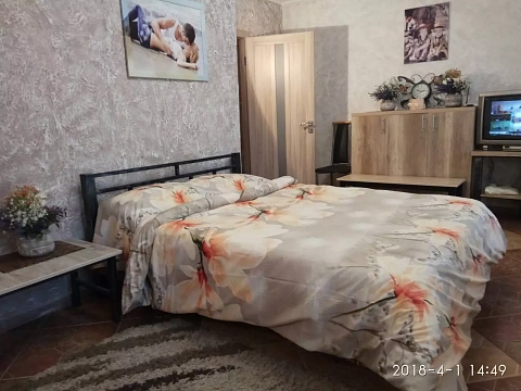 Двухкомнатная квартира посуточно в Хмельницком, ул. Соборная, 58