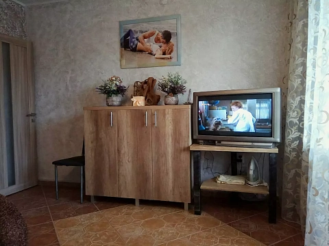 Двухкомнатная квартира посуточно в Хмельницком, ул. Соборная, 58