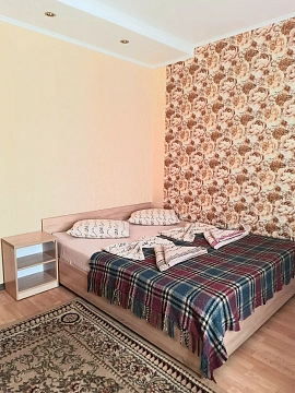 Однокомнатная квартира посуточно в Нежине, ул. Горбивская (Свердлова), 2/1