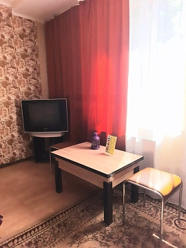 Однокомнатная квартира посуточно в Нежине, ул. Горбивская (Свердлова), 2/1