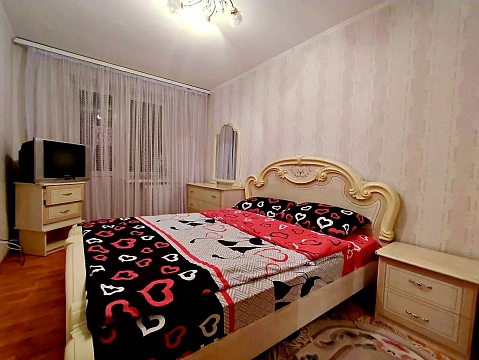 Двухкомнатная квартира посуточно в Ровно, ул. Соборная, 233