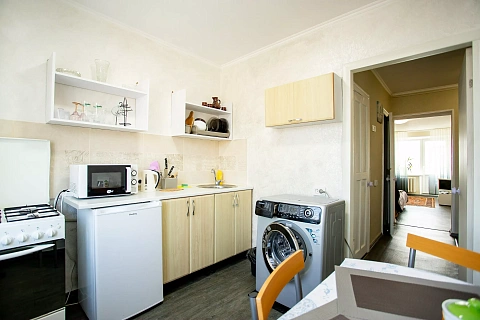 1 room apartments daily Kherson, Suvorovskiy district, Ukrainskaya St., 3