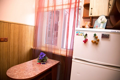 3 rooms apartments daily Lviv, Galitskiy district, Petra Doroshenko St., 27