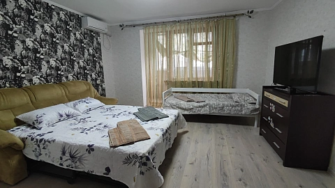 3 rooms apartments daily Illichivsk (Chornomorsk), Vitaliya SHuma St., 17