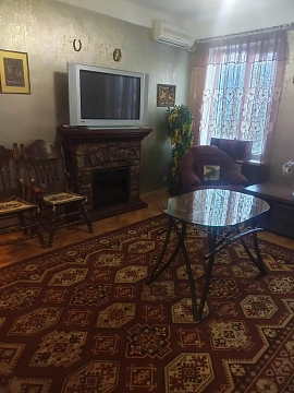 Двухкомнатная квартира посуточно в Краматорске, ул. Марата, 8