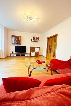 2 rooms apartments daily Lviv, Sykhovskiy district, CHervonoy kaliny Ave., 66а