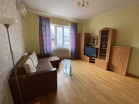 3 rooms apartments daily Uzhhorod, Luchkaya St., 9