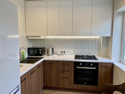 2 rooms apartments daily Uzhhorod, Svobody Ave., 45
