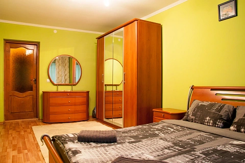 2 rooms apartments daily Uzhhorod, Zankovetskoy St., 6