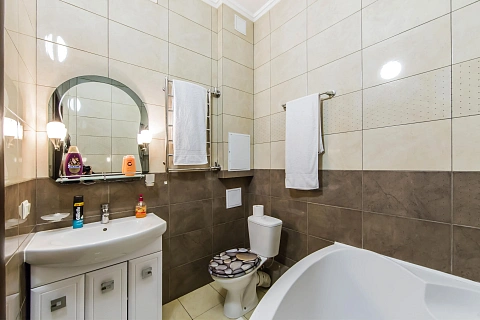 2 rooms apartments daily Kyiv, Dneprovskiy district, Gnata KHotkevicha St., 8