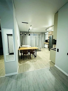 2 rooms apartments daily Uzhhorod, Frantisheka Tikhogo St., 13д