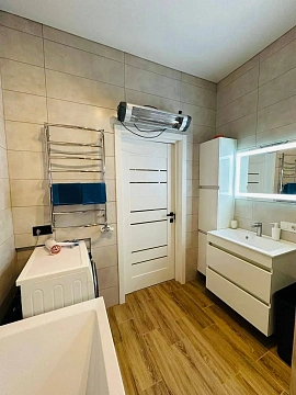 2 rooms apartments daily Uzhhorod, Frantisheka Tikhogo St., 13д