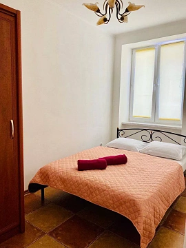2 rooms apartments daily Uzhhorod, Korzo St., 14