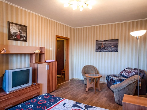 2 rooms apartments daily Kyiv, Shevchenkovskiy district, Vilgelma Kotarbinskogo St., 23
