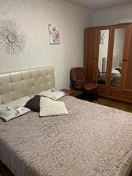 3 rooms apartments daily Kropyvnytskyi (Kirovohrad), Podolskij district, Preobrazhenskaya St., 6