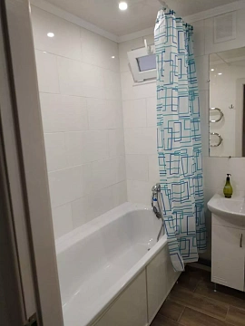 2 rooms apartments daily Kremenchuk, Pervomayskaya St., 25
