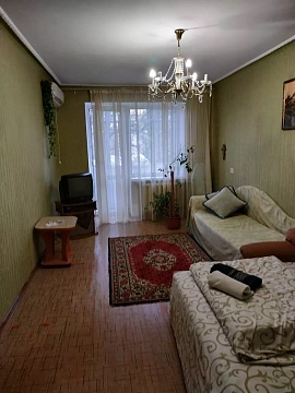 2 rooms apartments daily Kremenchuk, Pervomayskaya St., 25