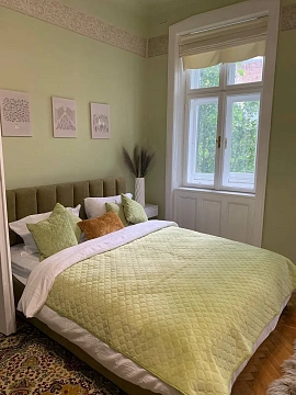 2 rooms apartments daily Chernivtsi, Pervomayskiy district, Suchavskaya St., 4