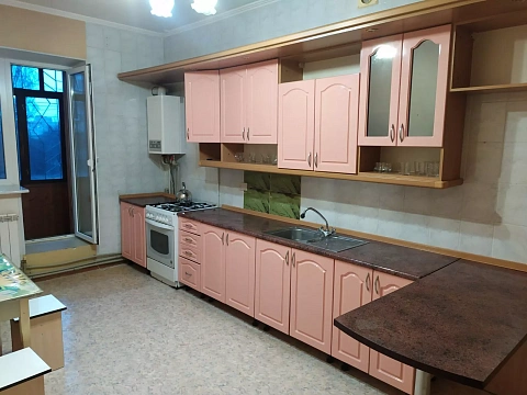 3 rooms apartments daily Sumy, Zarechnyy district, Sumsko-Kievskikh Diviziy St., 4
