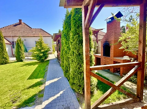 5 rooms apartments appartments daily Berehovo, Legotskogo St., 51