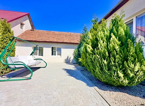 5 rooms apartments appartments daily Berehovo, Legotskogo St., 51