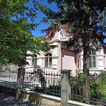 Двухкомнатная квартира посуточно в Берегово, ул. Линнера, 21