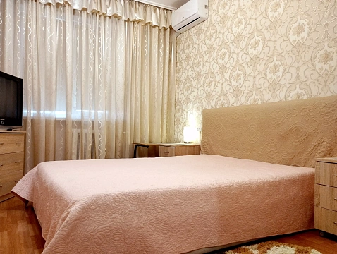 Двухкомнатная квартира посуточно в Белой Церкви, ул. Ивана Мазепы, 81а