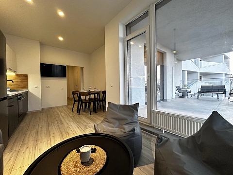 3 rooms apartments daily Odesa, Primorskiy district, Kamanina St., 20