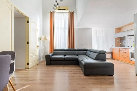 3 rooms apartments daily Odesa, Primorskiy district, Deribasovskaya St., 18