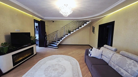 4 room apartments daily Ivano-Frankivsk, Dvorskaya St., 32