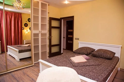 2 rooms apartments daily Zaporizhzhia, Voznesenovskij district, Nezavisimoy Ukrainy St., 51