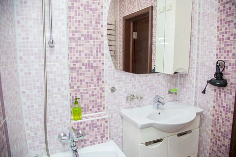 2 rooms apartments daily Zaporizhzhia, Voznesenovskij district, Nezavisimoy Ukrainy St., 51