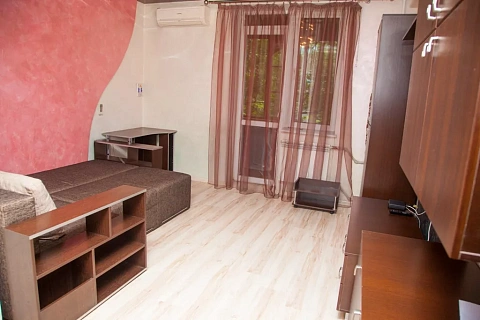 2 rooms apartments daily Zaporizhzhia, Voznesenovskij district, Nezavisimoy Ukrainy St., 51
