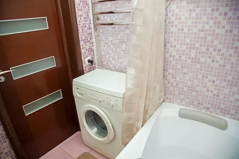 2 rooms apartments daily Zaporizhzhia, Voznesenovskij district, Nezavisimoy Ukrainy St., 51