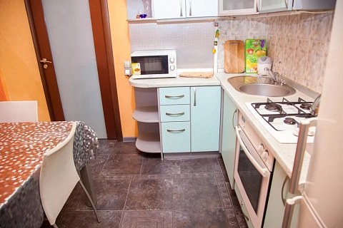 2 rooms apartments daily Zaporizhzhia, Voznesenovskij district, Nezavisimoy Ukrainy St., 51