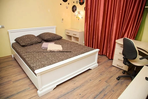 2 rooms apartments daily Zaporizhzhia, Voznesenovskij district, Nezavisimoy Ukrainy St., 51