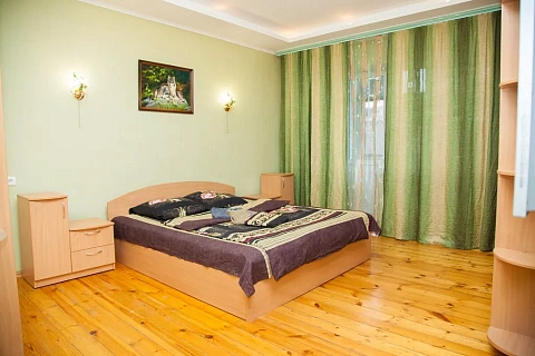 3 rooms apartments daily Zaporizhzhia, Dneprovskij district, Pionerskiy proezd, 2