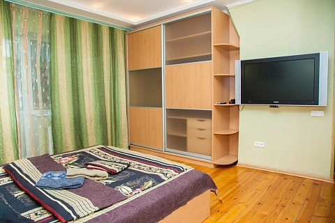 3 rooms apartments daily Zaporizhzhia, Dneprovskij district, Pionerskiy proezd, 2