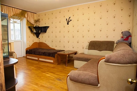 3 rooms apartments daily Zaporizhzhia, Dneprovskij district, Pionerskiy proezd, 2