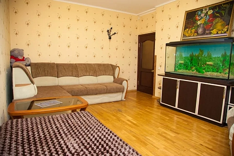 3 rooms apartments daily Zaporizhzhia, Dneprovskij district, Pionerskiy proezd, 2