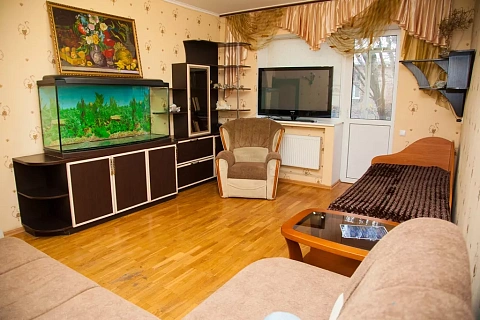3 rooms apartments daily Zaporizhzhia, Dneprovskij district, Pionerskiy proezd, 2