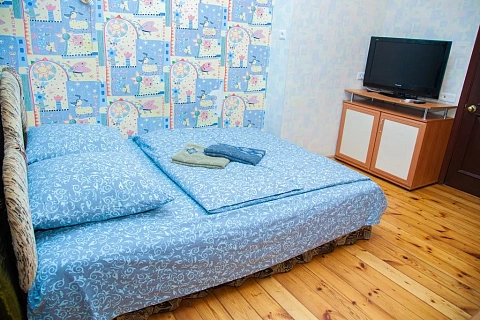 3 rooms apartments daily Zaporizhzhia, Dneprovskij district, Pionerskiy proezd, 2
