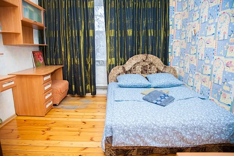 3 rooms apartments daily Zaporizhzhia, Dneprovskij district, Pionerskiy proezd, 2